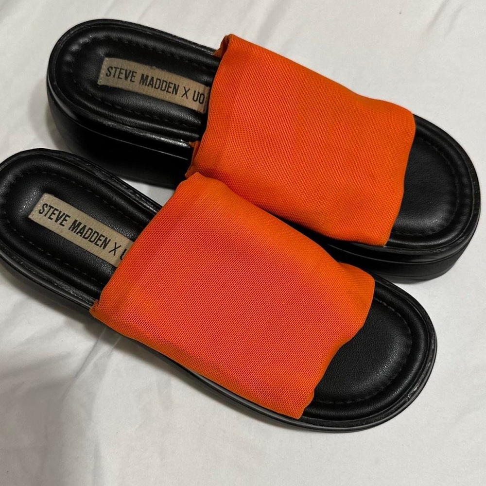 Steve Madden Orange Slinky shoes
